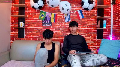 Hoot_boyss_ live cam on Cam4
