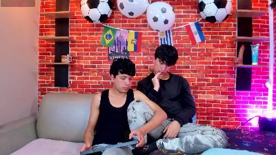 Hoot_boyss_ live cam on Cam4