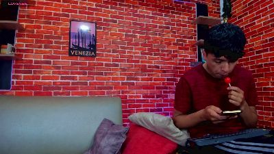 Hoot_boyss_ live cam on Cam4