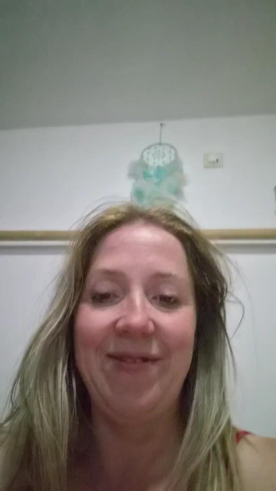 Hope1926 live cam on Cam4