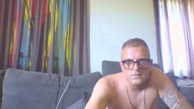 Hoppa4580 live cam on Cam4