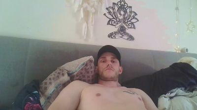 Horneycouple33 live cam on Cam4