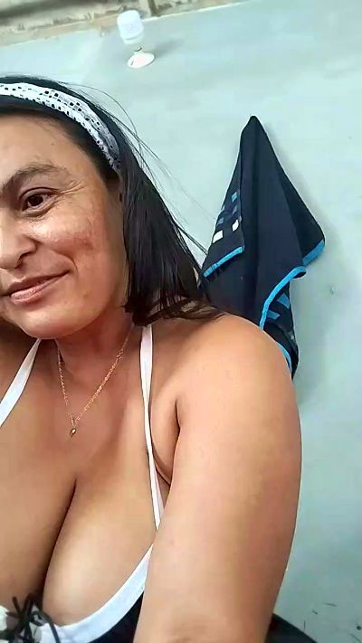 HornnyMom webcam