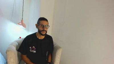 Hornny_Bboy live cam on Cam4