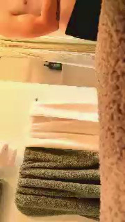 HornyCloudyDay live cam on Cam4