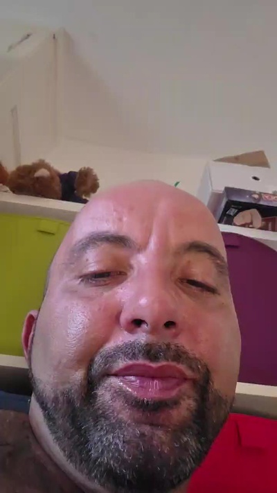 HornyManni84 live cam on Cam4