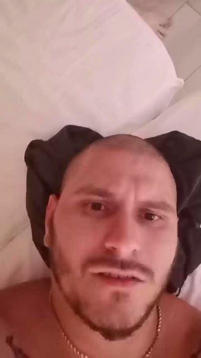Watch  HornyMoney live on Cam4