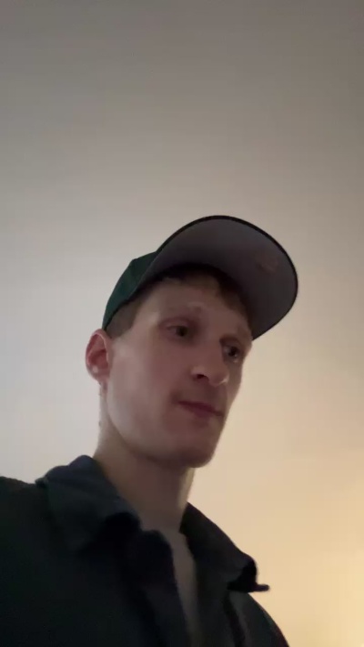 HornyPornyGuy live cam on Cam4