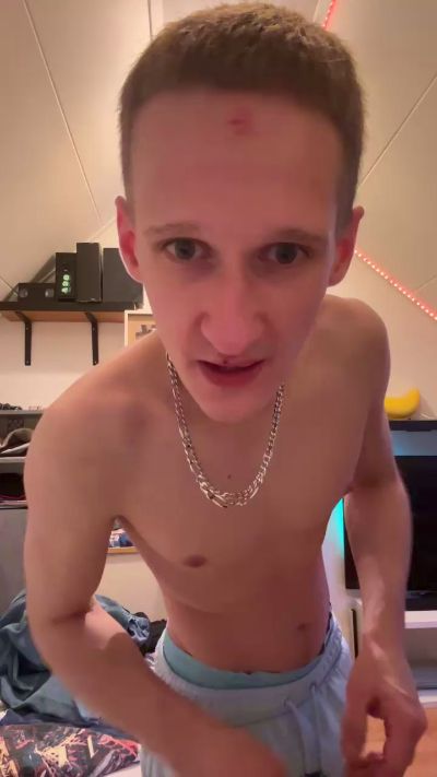 HornyPornyGuy live cam on Cam4