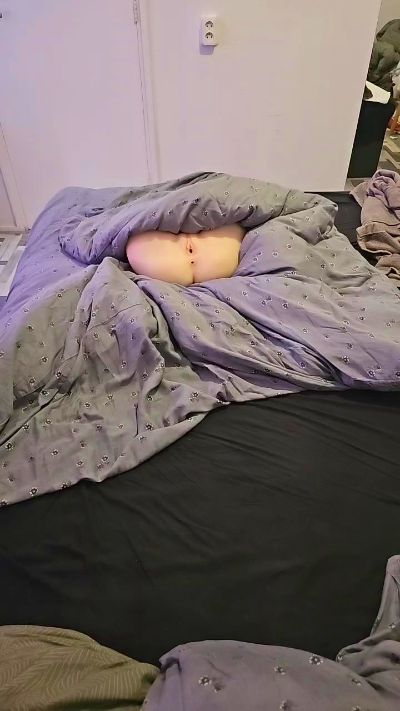 Hornybimale111 live cam on Cam4