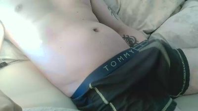 Hornyguy8393 live cam on Cam4