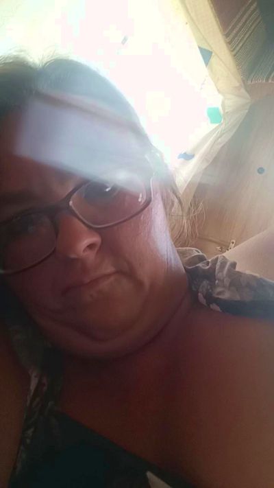 Hornyslut666 live cam on Cam4
