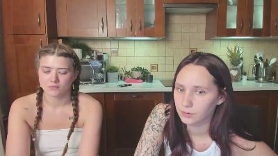 HotCaramelsTrio live cam on Cam4