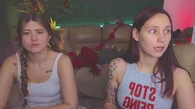 HotCaramelsTrio live cam on Cam4