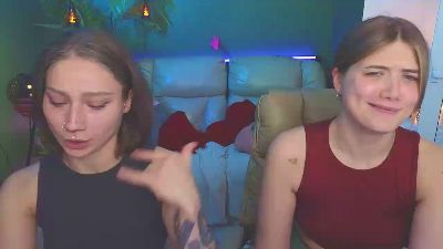 HotCaramelsTrio live cam on Cam4