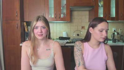 HotCaramelsTrio live cam on Cam4