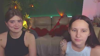 HotCaramelsTrio live cam on Cam4