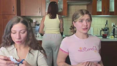 HotCaramelsTrio live cam on Cam4