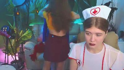 HotCaramelsTrio live cam on Cam4