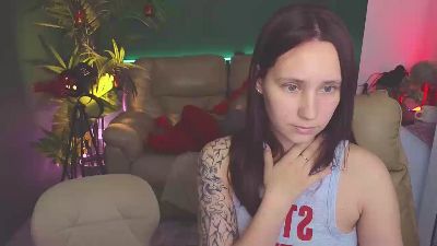 HotCaramelsTrio live cam on Cam4