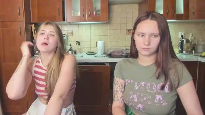 HotCaramelsTrio live cam on Cam4