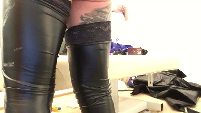 HotDirtyGuy69 live cam on Cam4