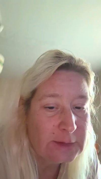 HotEstelle79 live cam on Cam4
