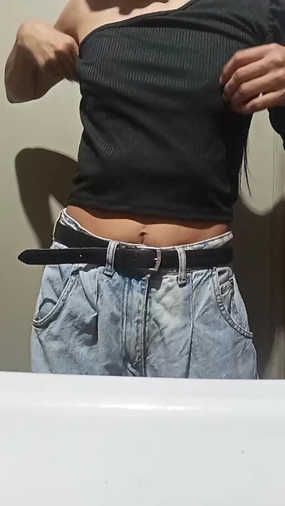 HotMoon live cam on Cam4