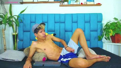 Hot_Boys_Latino live cam on Cam4