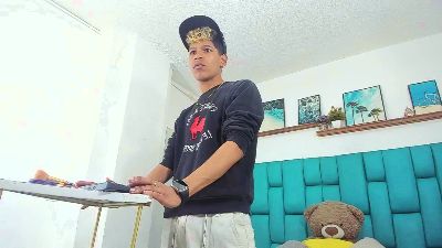 Hot_Boys_Latino live cam on Cam4