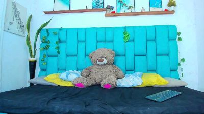 Hot_Boys_Latino live cam on Cam4
