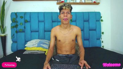 Hot_Boys_Latino live cam on Cam4