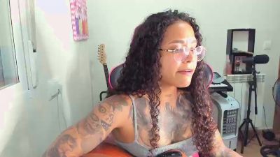 Hot_ama live cam on Cam4