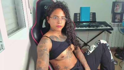 Hot_ama live cam on Cam4