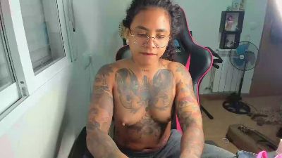 Hot_ama live cam on Cam4