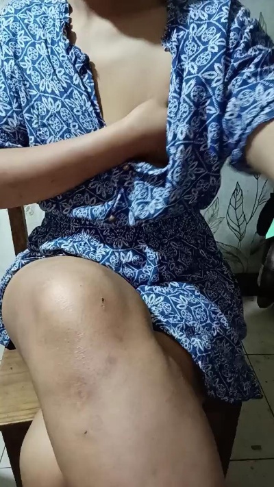 Hot_dame live cam on Cam4