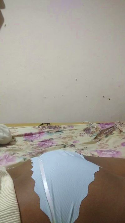 Hot_dame live cam on Cam4