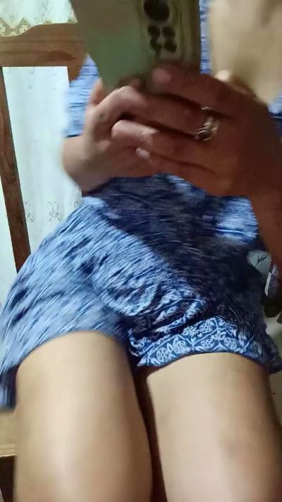 Hot_dame live cam on Cam4