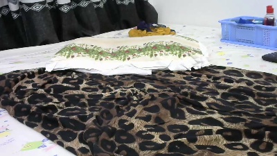 Hot_juicy1 live cam on Cam4