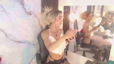 Hot_sexy_doll live cam on Cam4