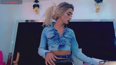 Hot_sexy_doll live cam on Cam4