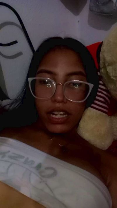 Hot_tinapis live cam on Cam4