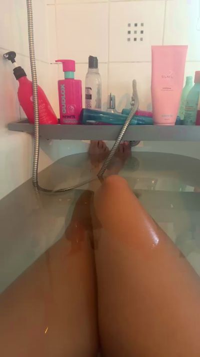 Hotblondie live cam on Cam4
