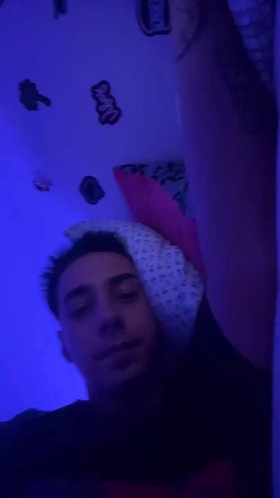 Hotboyyy live cam on Cam4