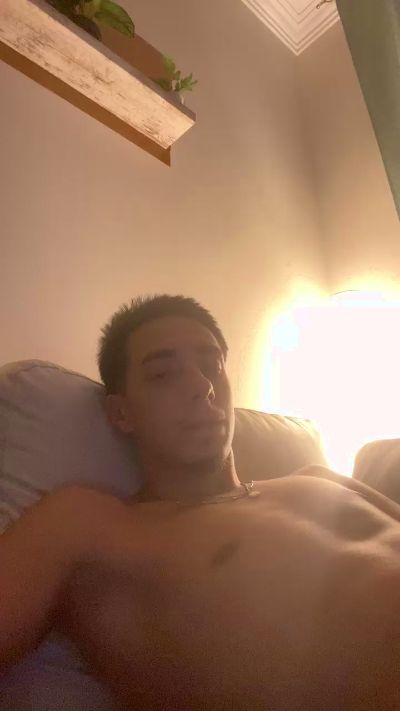 Hotboyyy live cam on Cam4