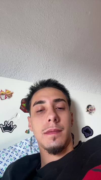 Hotboyyy live cam on Cam4