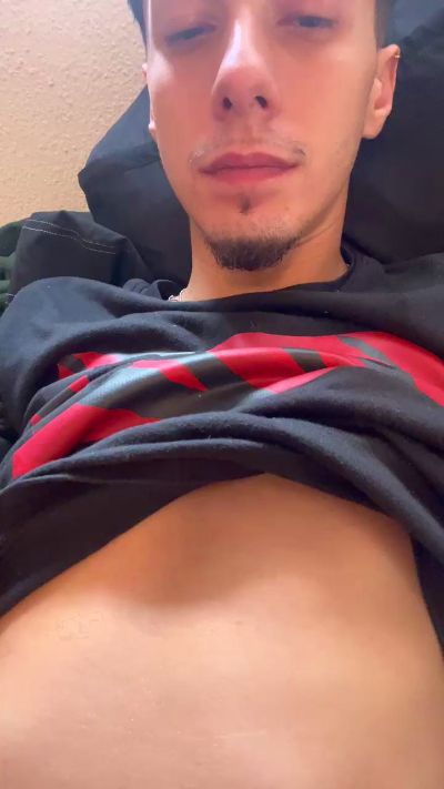 Hotboyyy live cam on Cam4