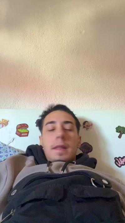 Hotboyyy live cam on Cam4