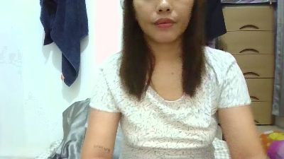 Hotchick2069 live cam on Cam4
