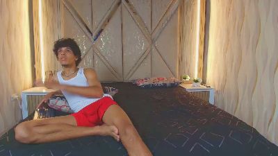 Hotcouple_222 live cam on Cam4